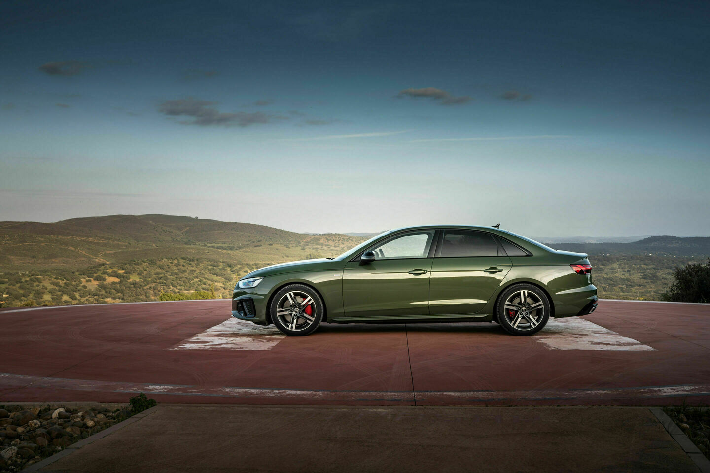 아우디 A4 35 TDI vs 40 TFSI 후기, 디젤·가솔린 선택 기준 대표 이미지