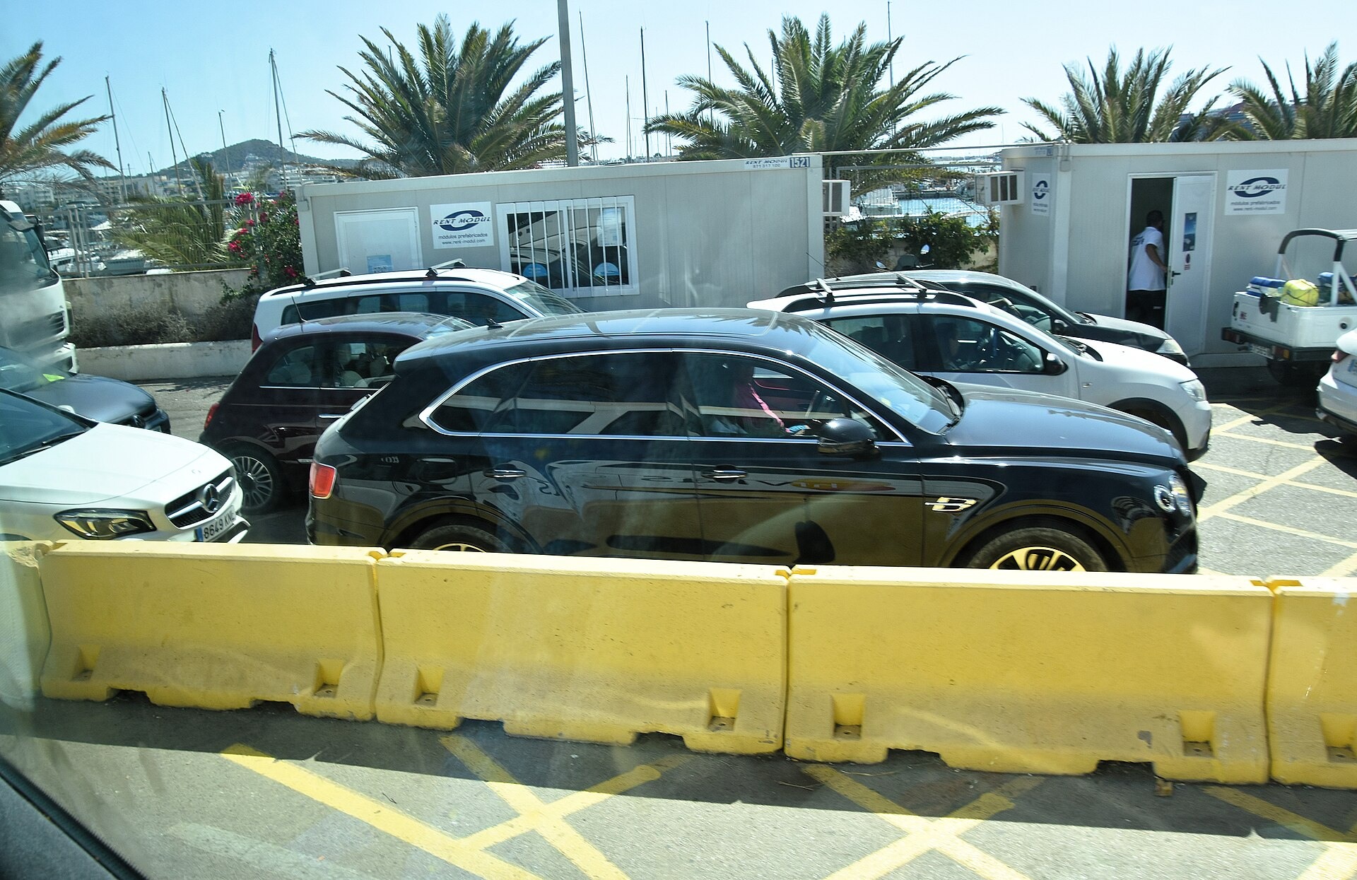 벤틀리 벤테이가 하이브리드 구매 판단 이미지