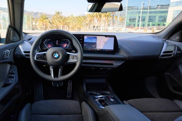 BMW 220 그란 쿠페 뒷좌석·트렁크 후기 모음, 가족 세단으로 괜찮을까 대표 이미지