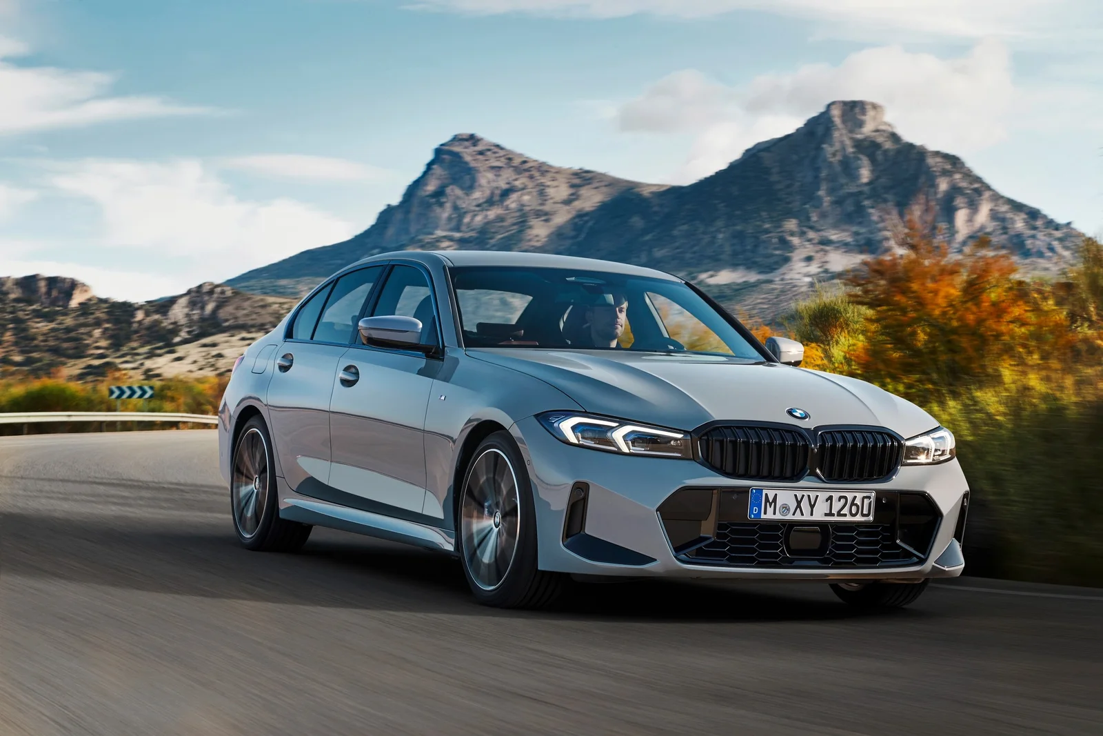 BMW 320i 시내·고속 실연비 후기 모음, 출퇴근용으로 괜찮을까 대표 이미지