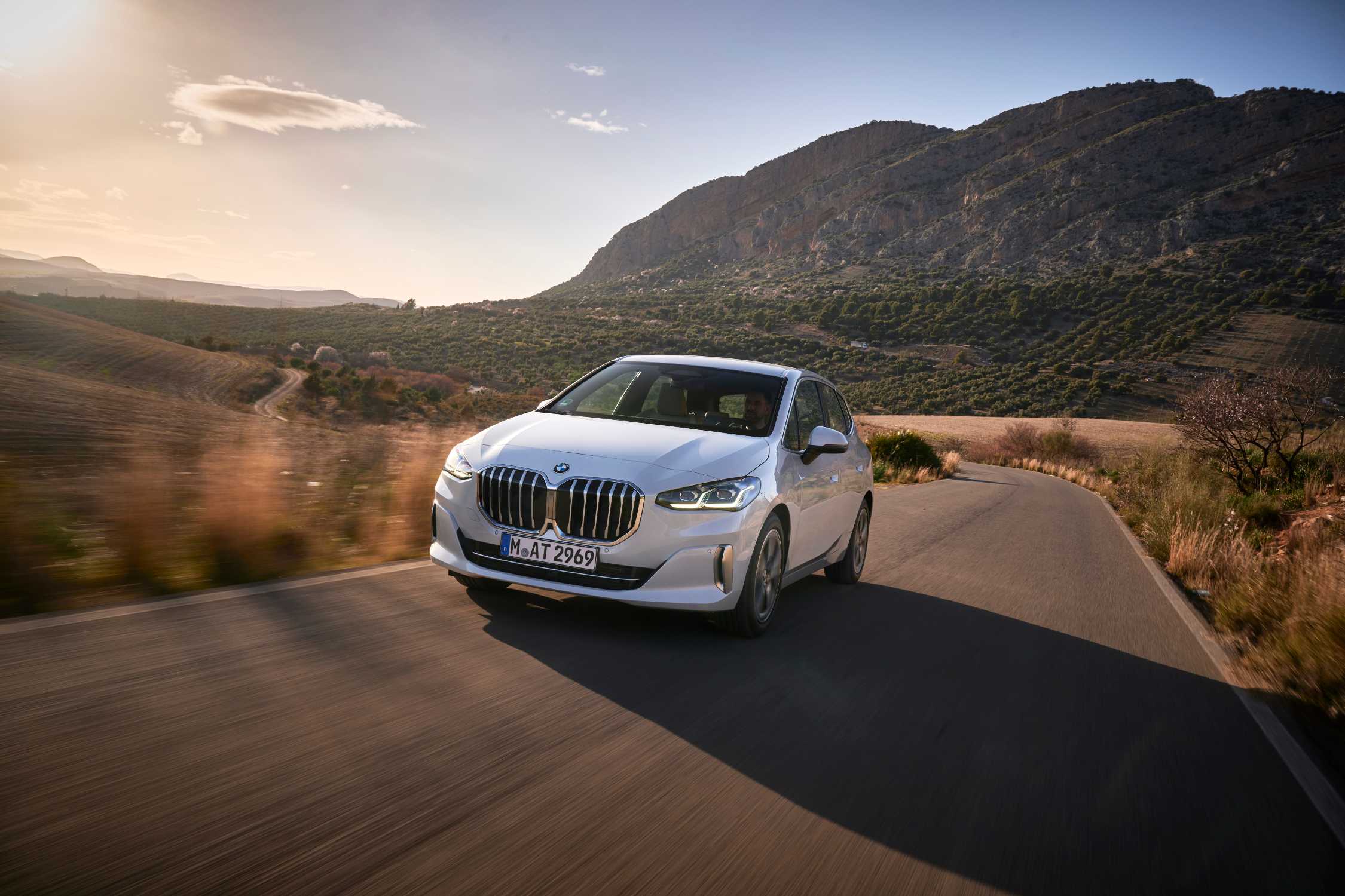 BMW 218d 액티브 투어러 트렁크 유모차 후기, 470L 공간을 실제로 쓰기 편할까 대표 이미지