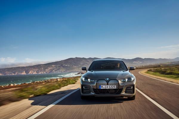 BMW 420i 그란 쿠페 vs 320i·i4, 디자인과 유지비 선택 기준 대표 이미지