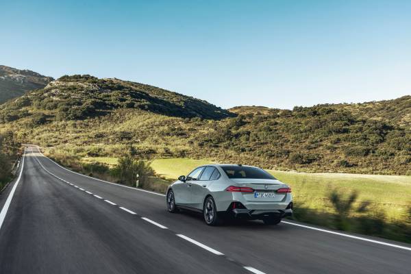 BMW 뉴 i5 eDrive40 전기 대표 이미지