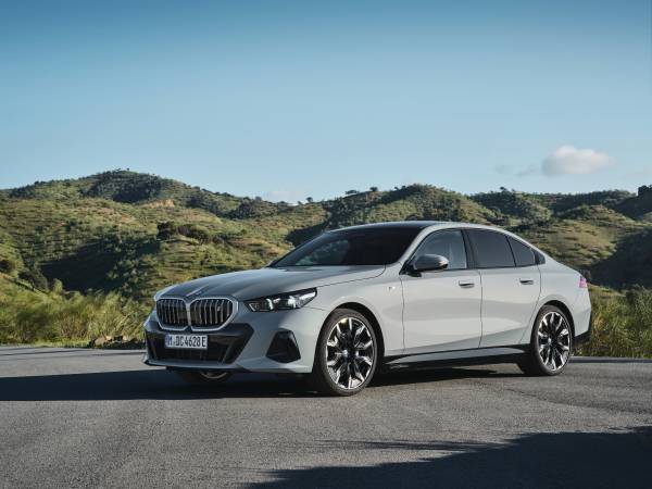 BMW 뉴 i5 유지비와 보유 조건 공식 이미지
