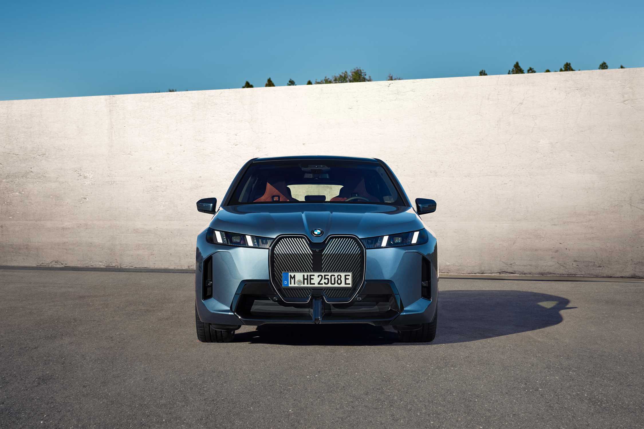 BMW iX M70 vs xDrive60 후기 모음, 성능과 주행거리의 선택 기준 대표 이미지