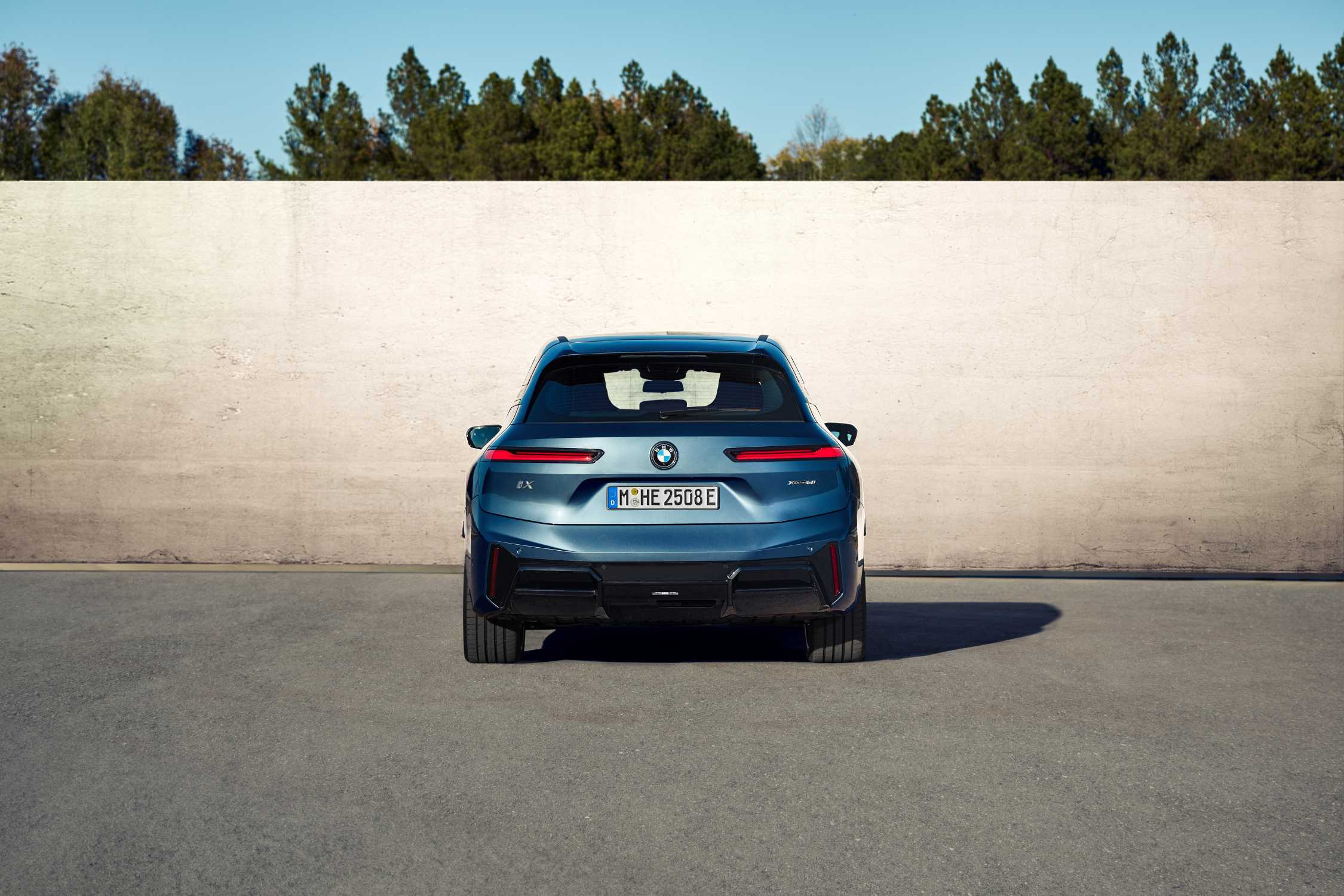 BMW iX xDrive45 겨울 주행거리 후기 모음, 히터 켜고 장거리 갈 수 있을까 대표 이미지
