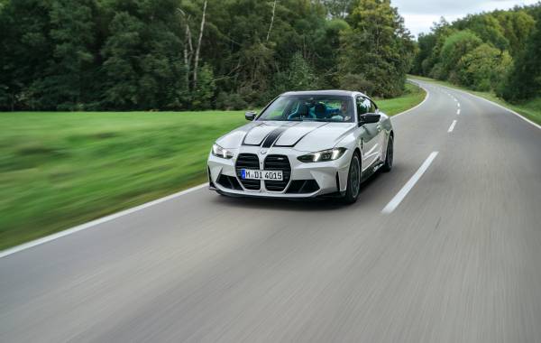 BMW M4 vs M3 차이 후기 모음, 같은 성능에서 쿠페와 세단 선택 기준 대표 이미지