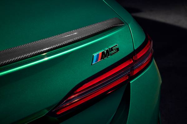 BMW M5 vs 550e 차이 후기 모음, PHEV 5시리즈 선택 기준 대표 이미지