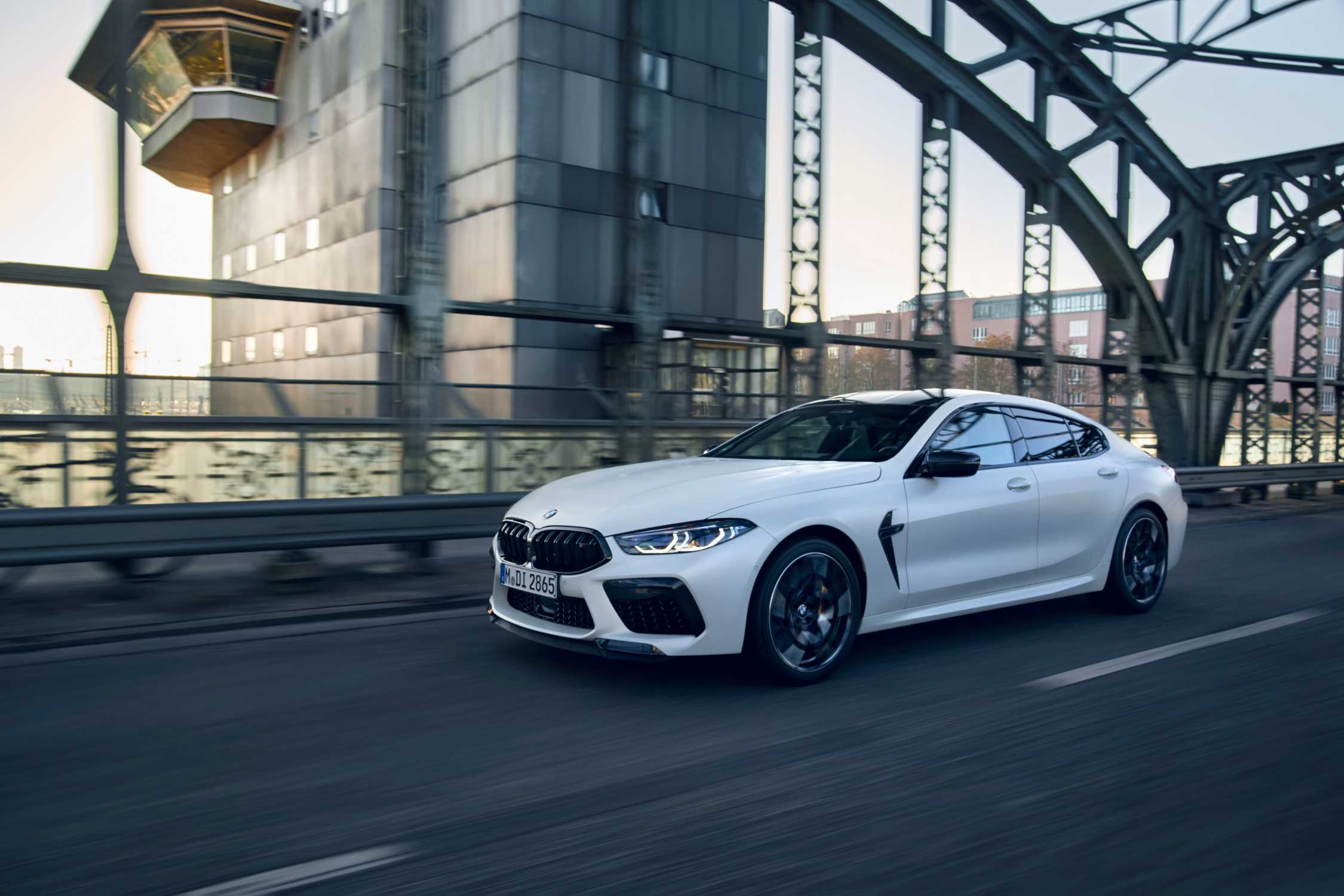 BMW M8 카본 세라믹 브레이크 후기 모음, 소음과 교체비를 감수할 가치가 있을까 대표 이미지