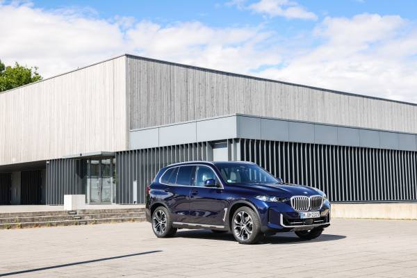 BMW X5 M 컴페티션 주차 후기, 좁은 아파트에서 감당할까 대표 이미지