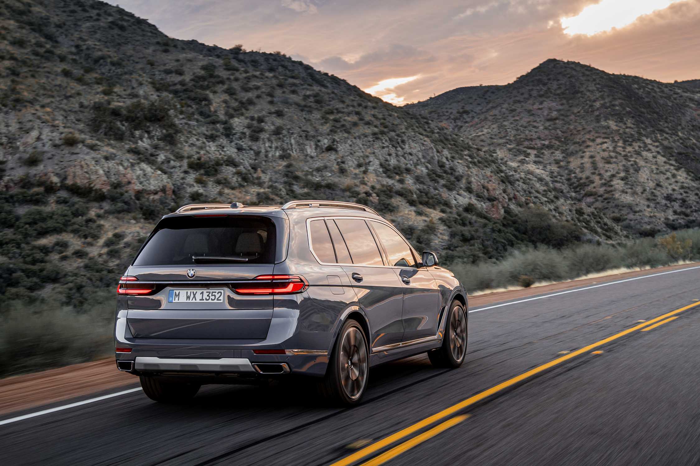 BMW X7 M60i 6인승 가족용 후기 모음, 한 대의 패밀리카로 괜찮을까 대표 이미지