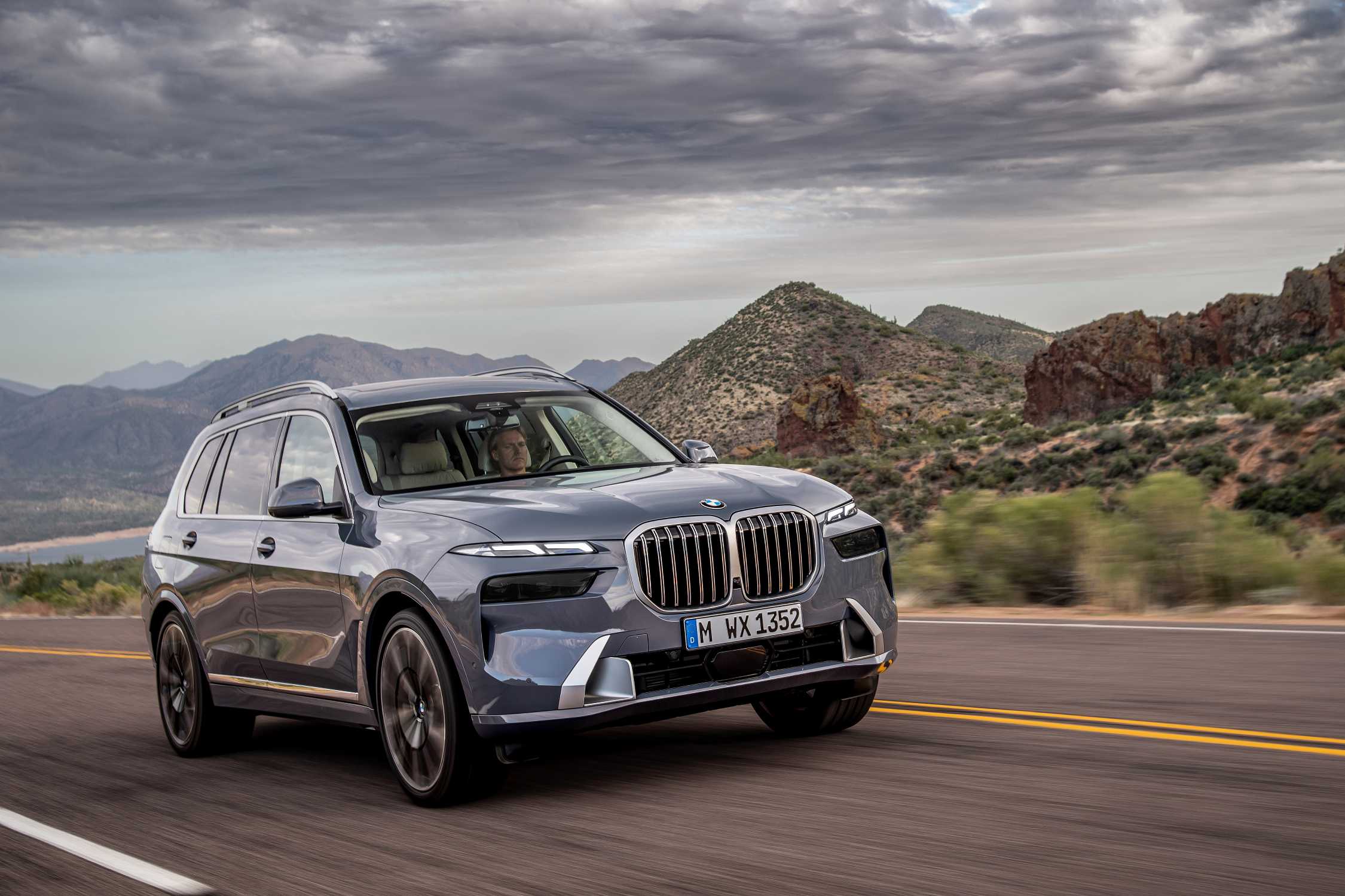 BMW X7 M60i 유지비 후기 모음, V8·23인치 타이어·보험료 기준 대표 이미지