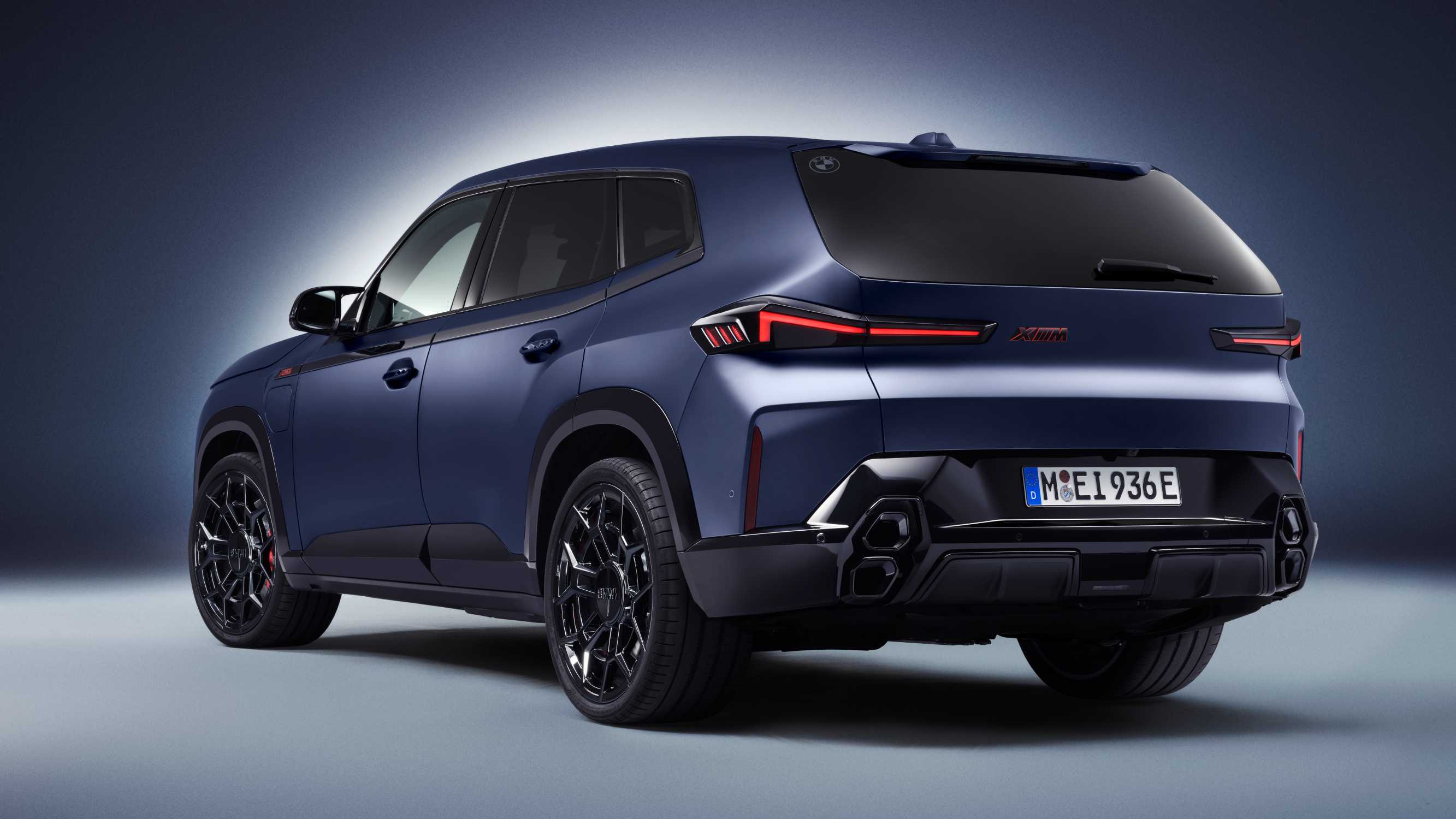 BMW XM 레이블 집 충전 후기 모음, 아파트 완속 충전으로 충분할까 대표 이미지