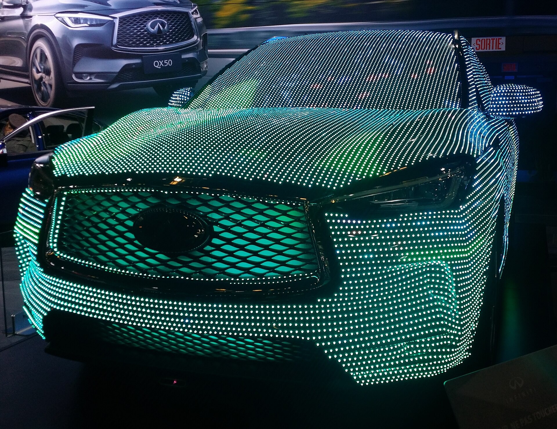 인피니티 QX50 2.0 VC-터보 경쟁차 비교 이미지