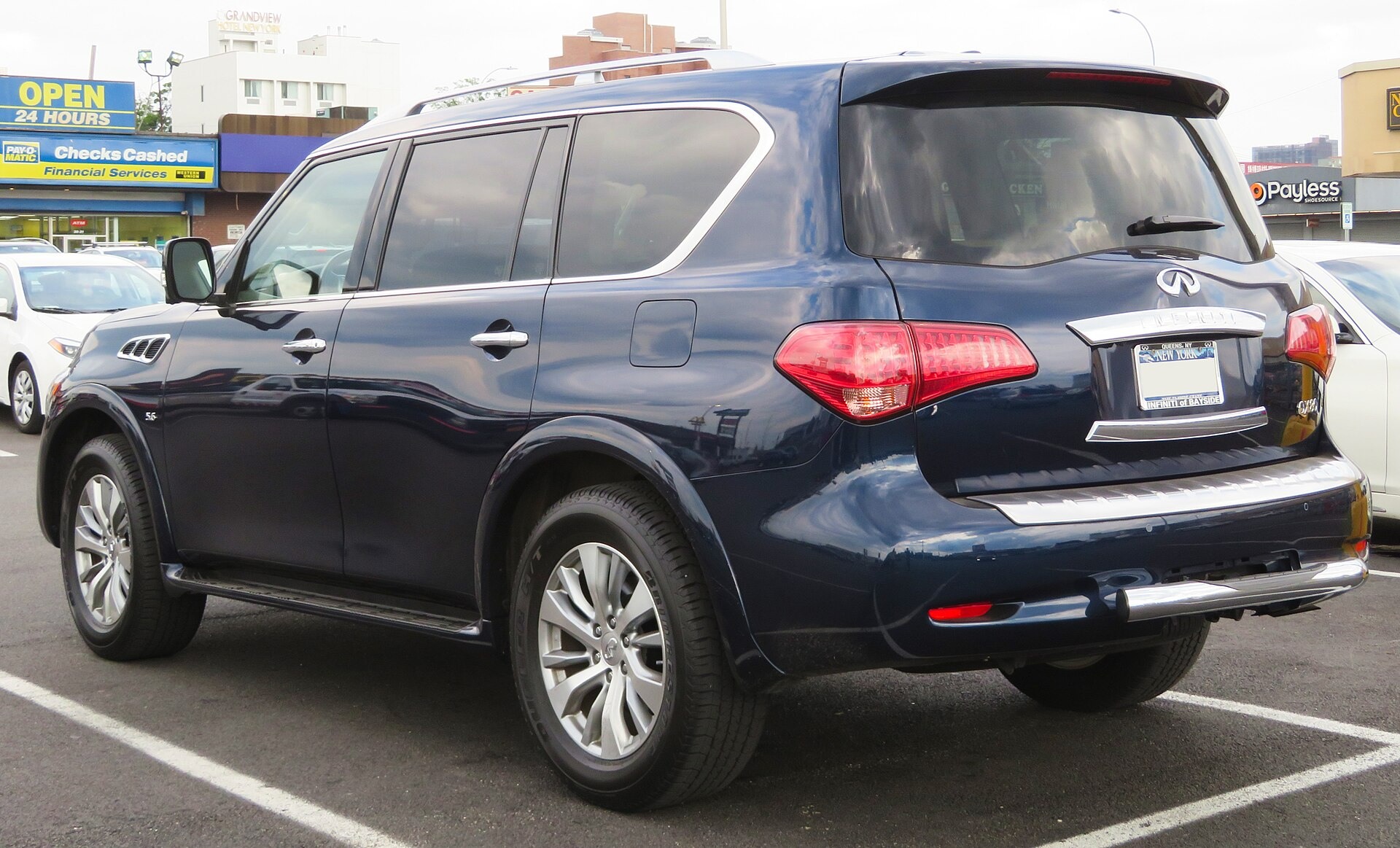 인피니티 QX80 7인승 3열 후기, 사람과 짐을 함께 실을까 대표 이미지