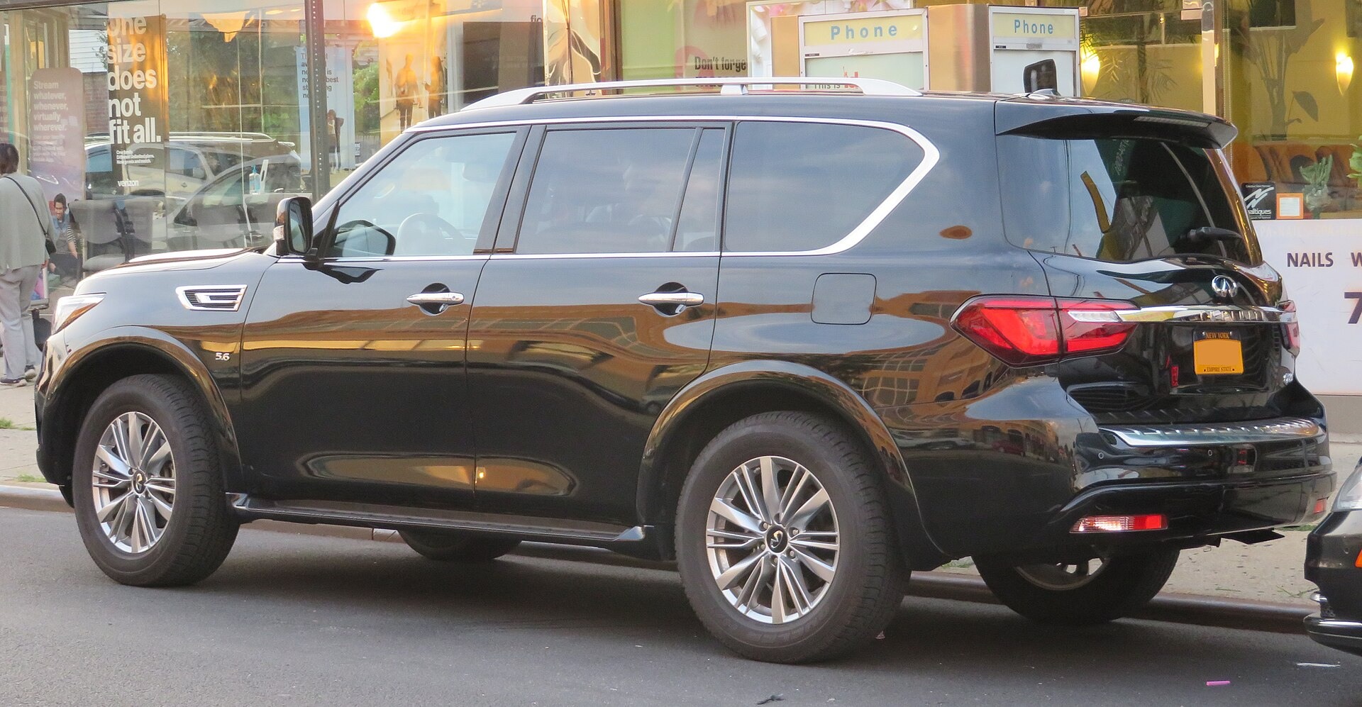 인피니티 QX80 5.6 아쉬운 요소 이미지