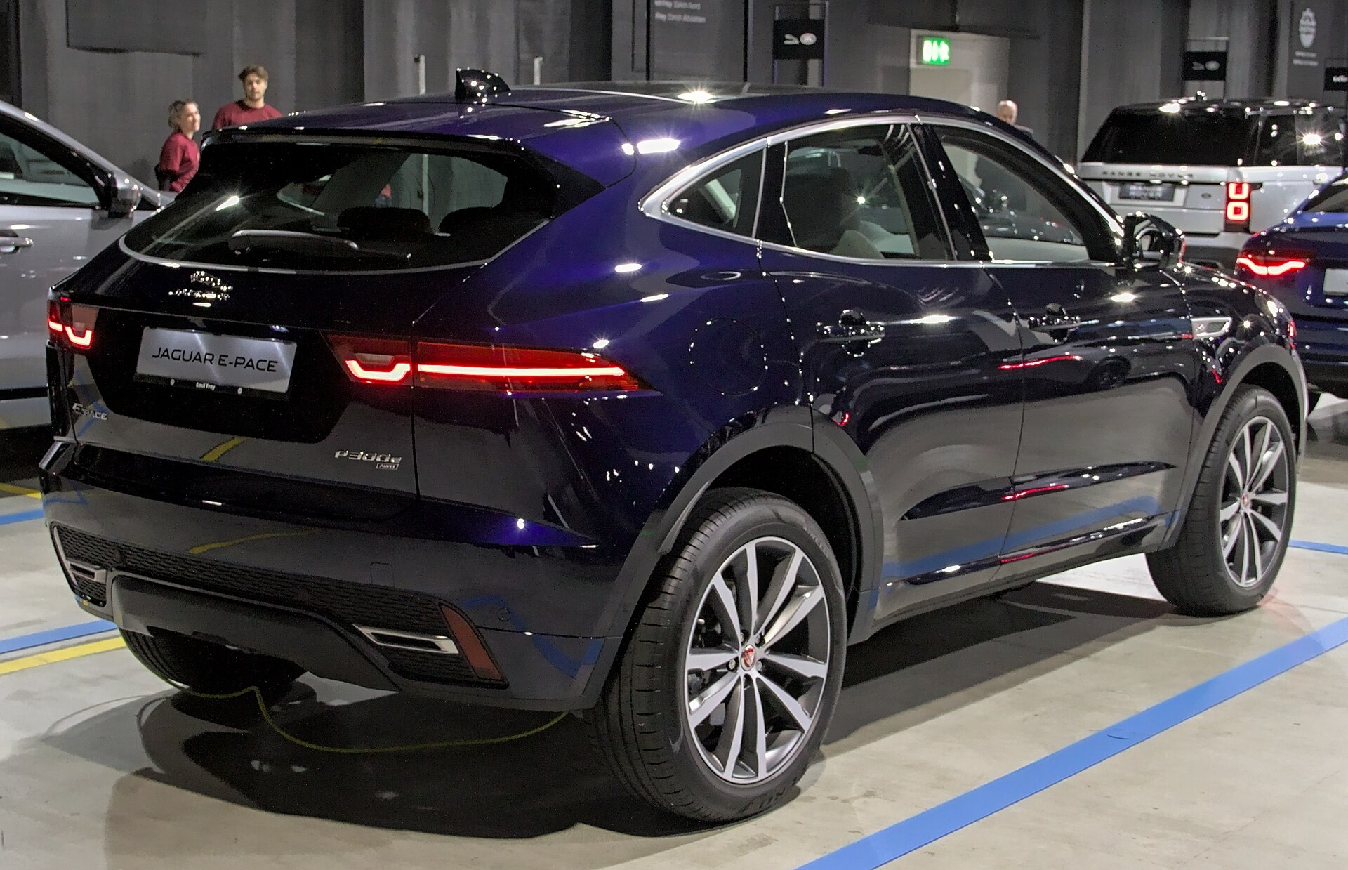재규어 E-PACE 가솔린 반복적으로 나오는 아쉬움 이미지