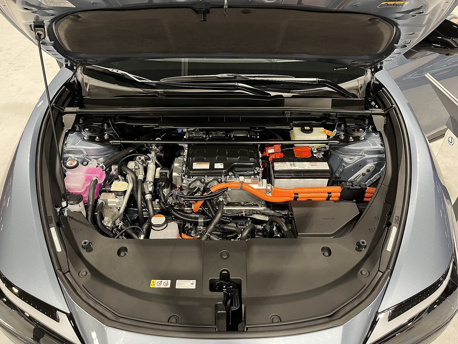 렉서스 RZ450e 승차감 후기, DIRECT4가 가족용으로 편할까 대표 이미지