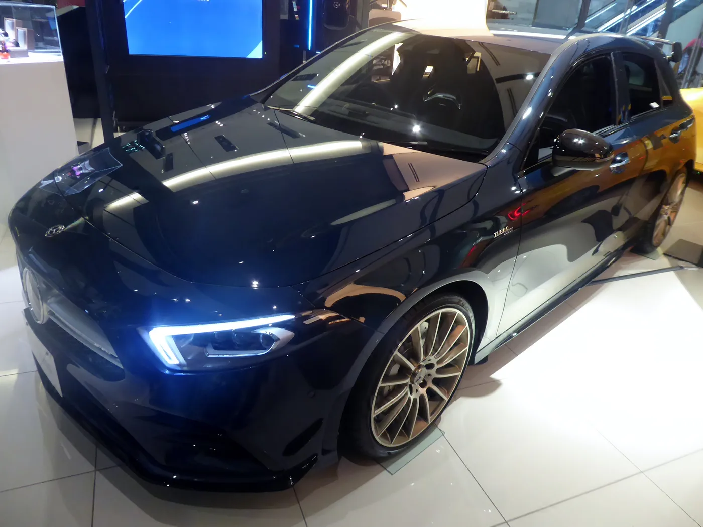 메르세데스 AMG A 35 해치백 전면