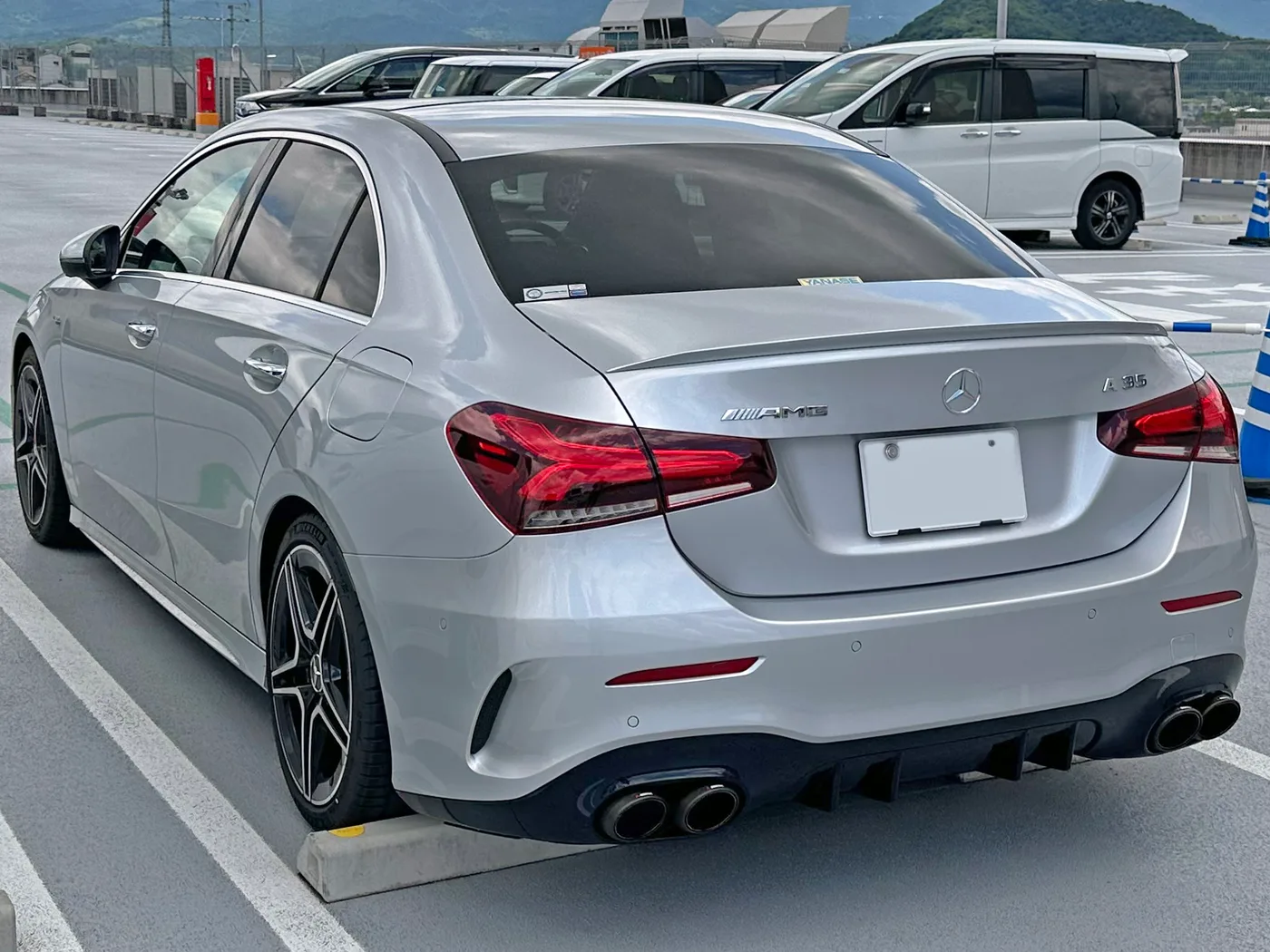 메르세데스 AMG A35 세단 후면 외관