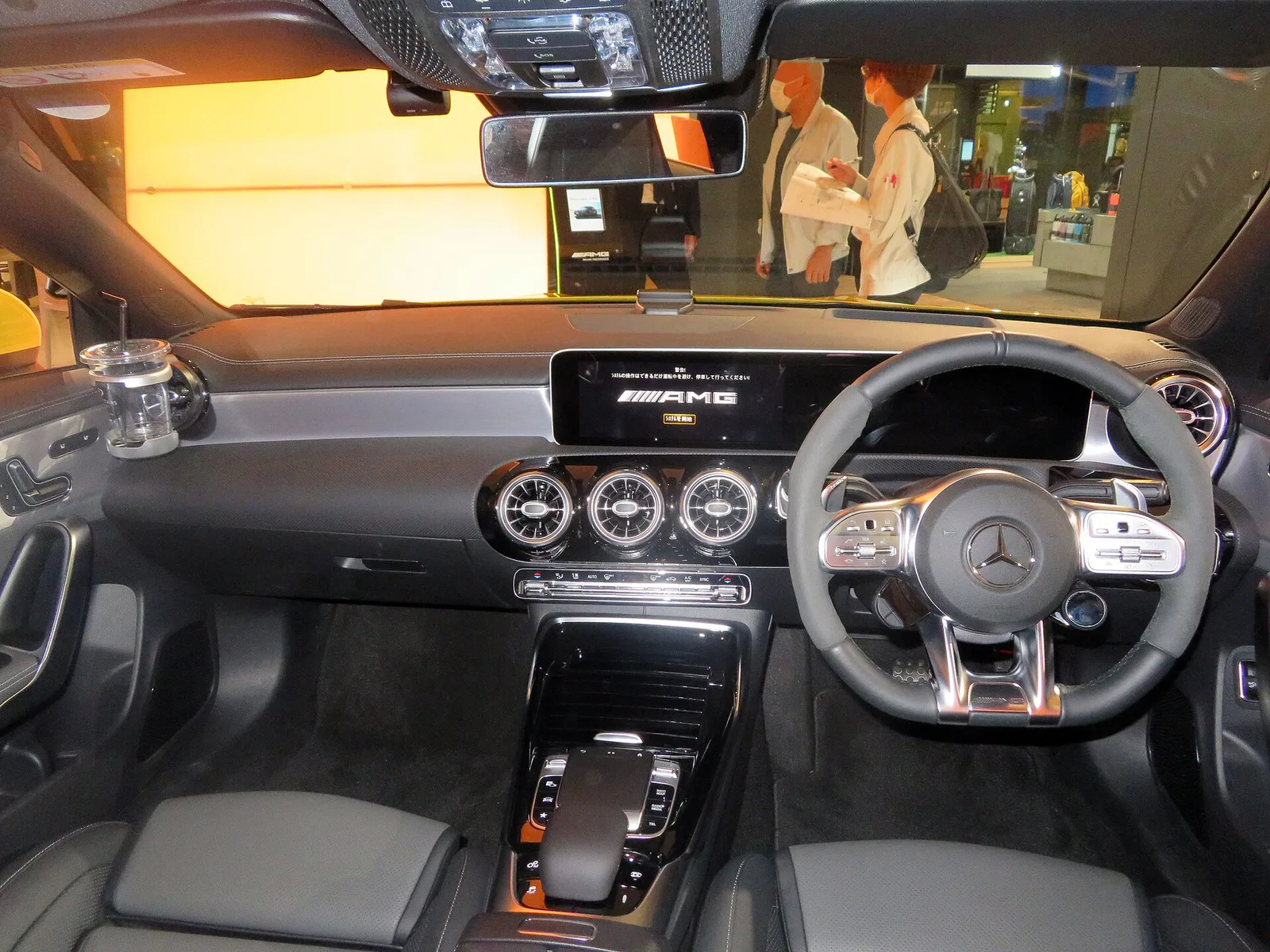메르세데스 AMG A35 4MATIC 세단 외관