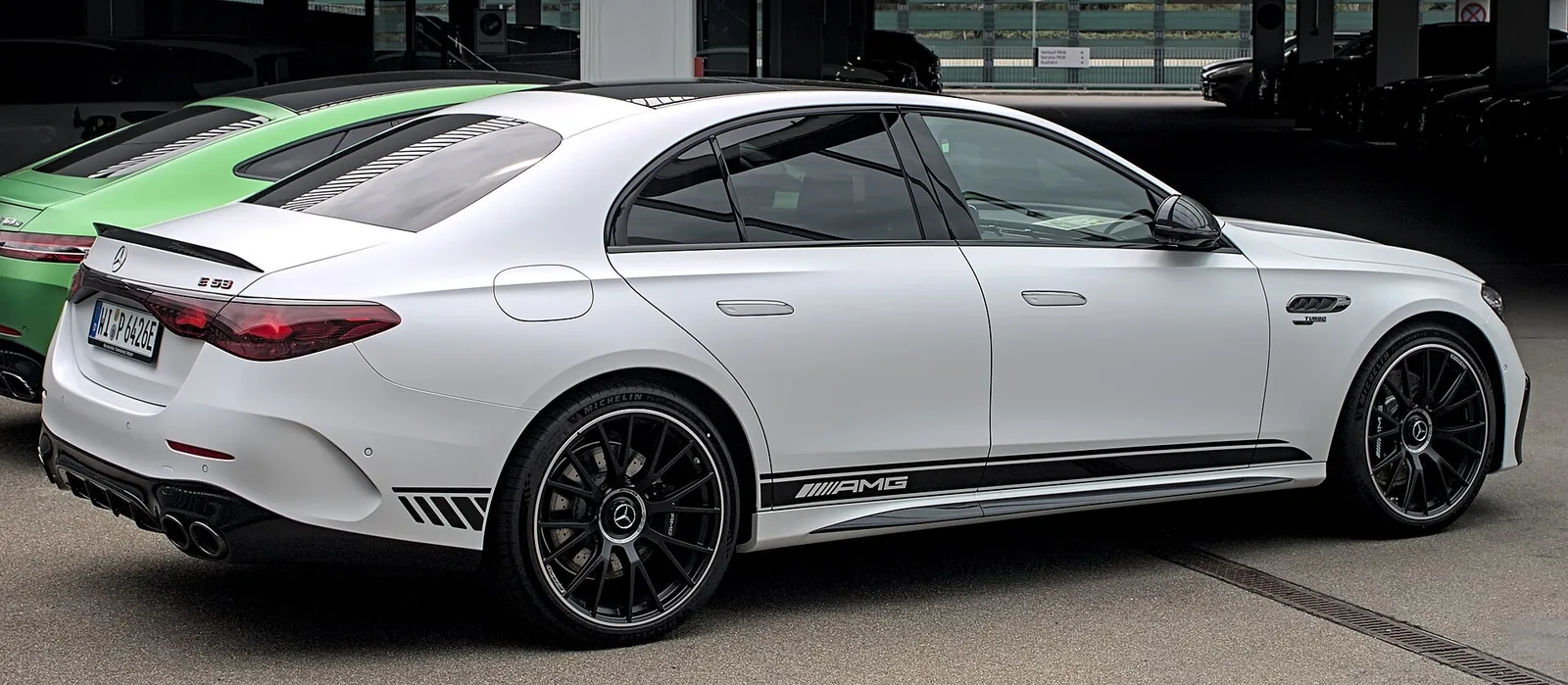 메르세데스-AMG E 53 HYBRID 4MATIC+ 대표 이미지