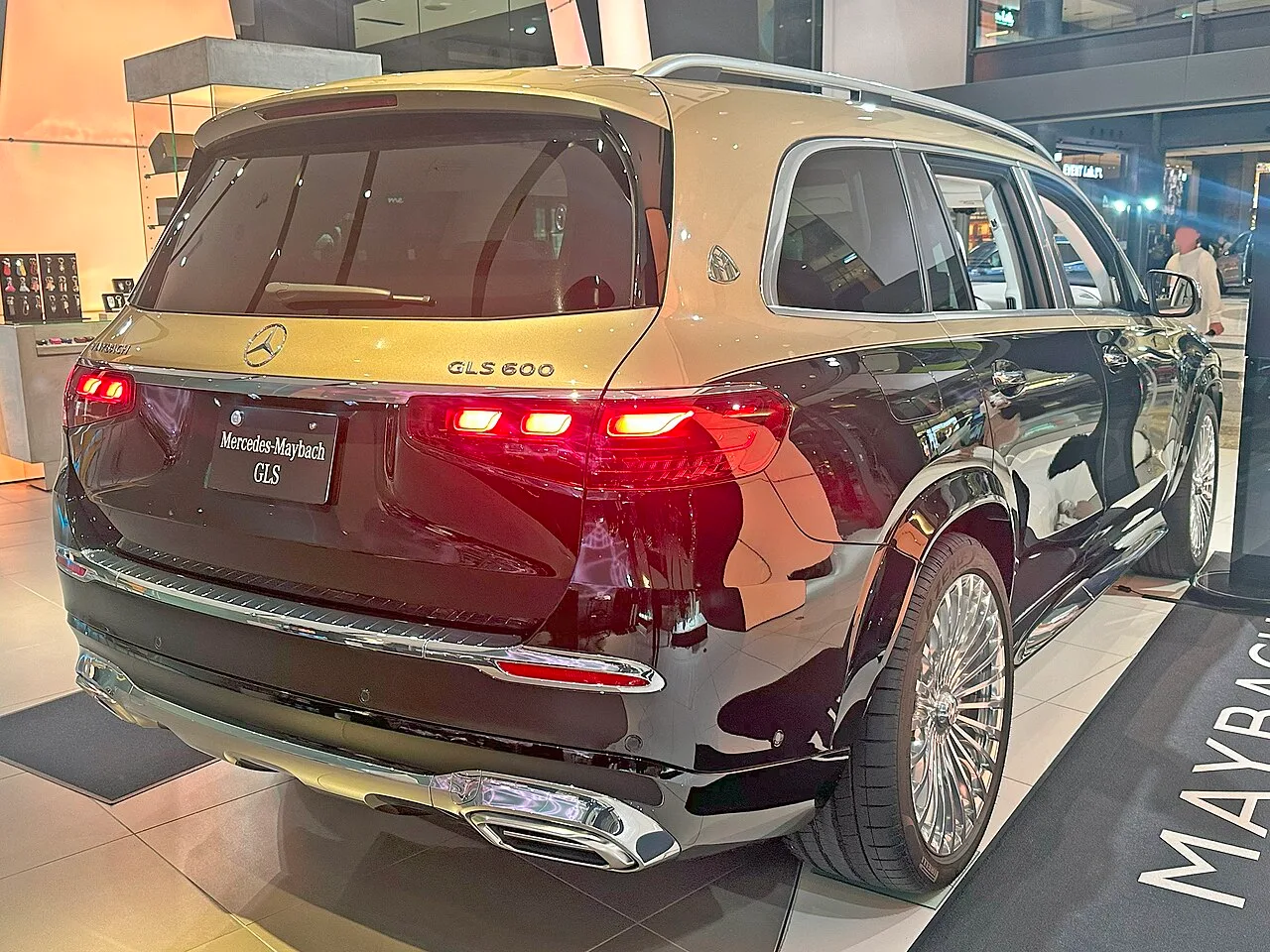 벤츠 마이바흐 GLS 600 X167 후면 이미지