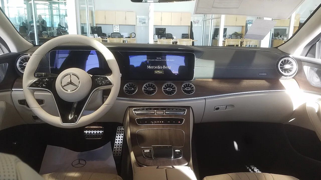 벤츠 CLS 2023 실내 이미지