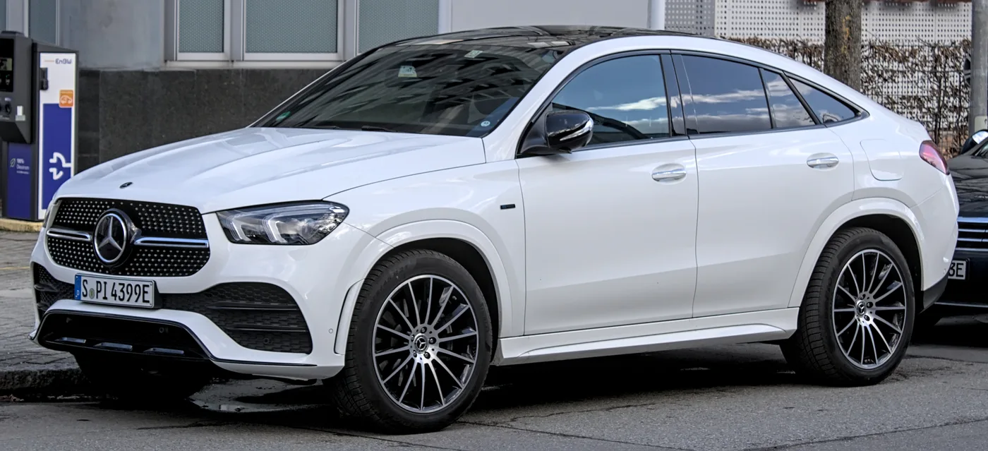 벤츠 GLE 350e 쿠페 후측면 외관