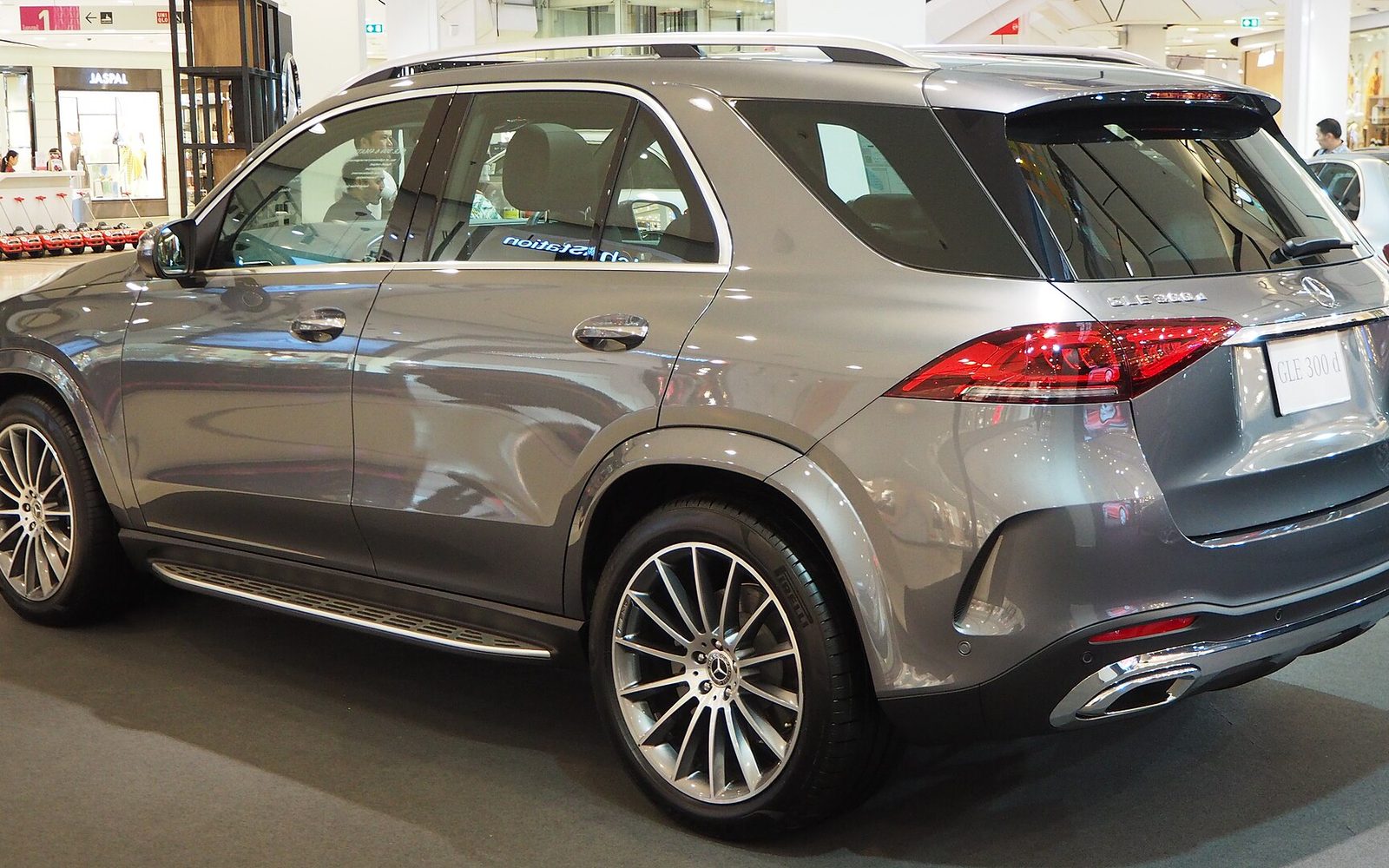 벤츠 GLE 300d 후면 이미지