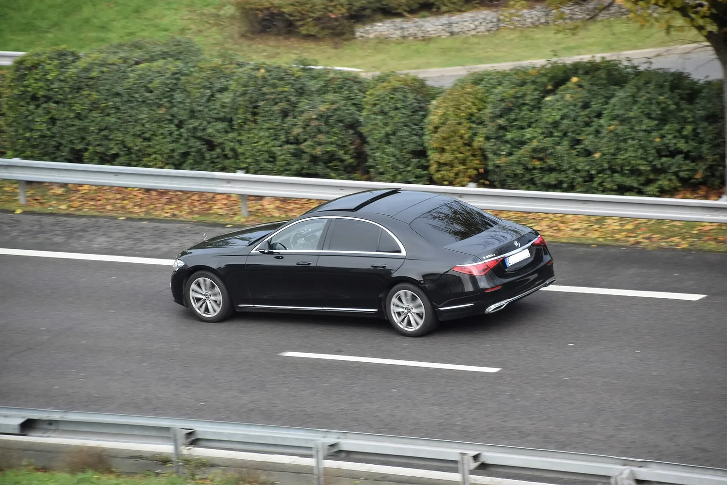 벤츠 S 350 d W223 측면 이미지