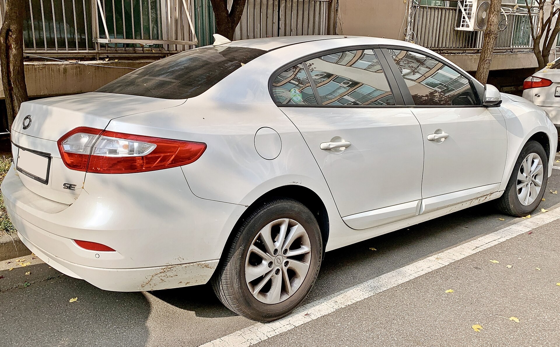 르노삼성 뉴 SM3 가솔린 측면