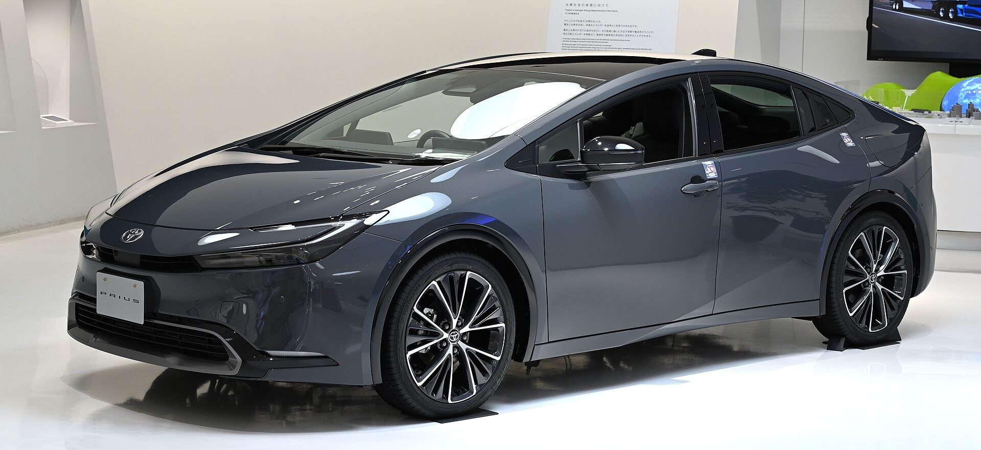 토요타 프리우스 PHEV 대표 이미지
